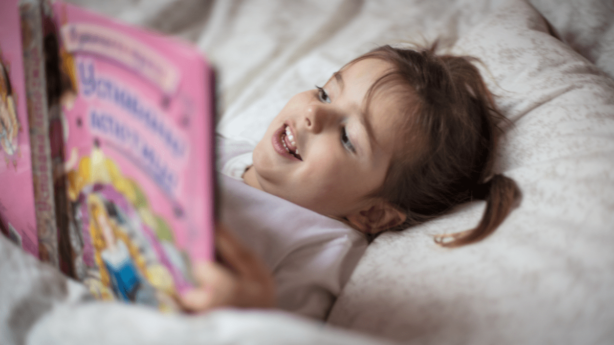 Children reading books